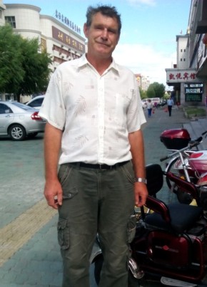 Дмитрий, 60, Россия, Артем