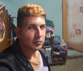 Yandel, 29, Holguin