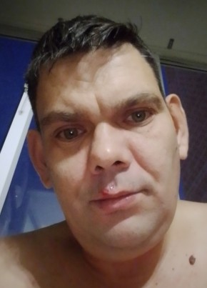 Анатолий из Тюмени 42 года