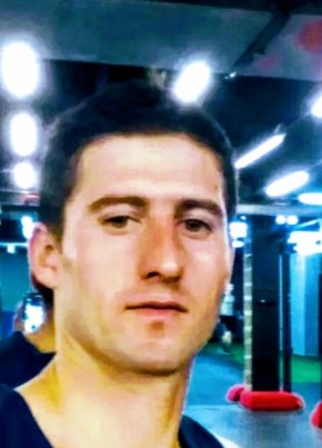 максим из Красноярска 33 года
