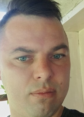Emil, 35, Romania, Bistrița