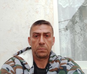 Andrey, 46, London