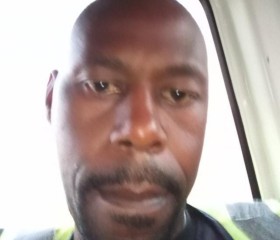 Mthizo, 39, Middelburg (Mpumalanga)