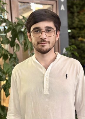 Inal, 25, Abkhazia, Sokhumi