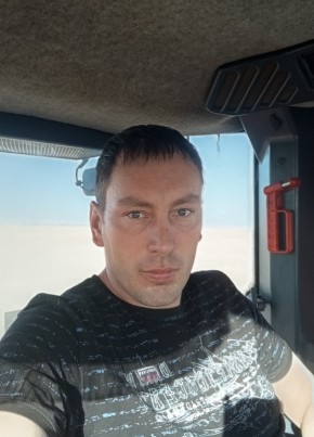 Andrey, 38, Russia, Ust-Kalmanka