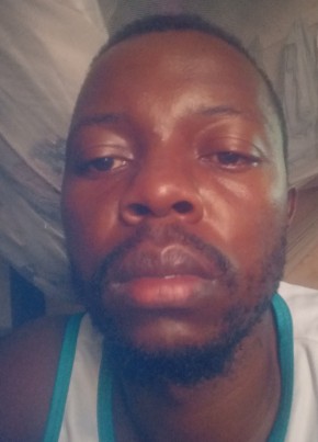 Nabende Rogers, 27, Uganda, Kampala