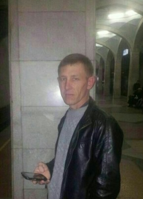 Денис Суворов из Toshkent 47 лет