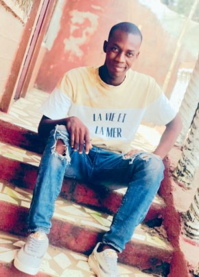 Abubakarr Kamara, 25, Sierra Leone, Freetown