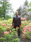 Олег, 72 года, Київ