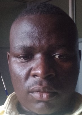 Edward, 26, Uganda, Kampala