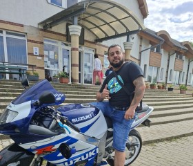 Kolya Latsko, 36, Vasarosnameny