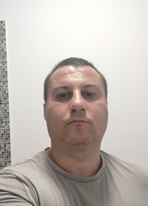 Adrian из Timișoara 36 лет
