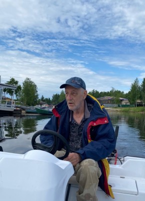 Константин из Гатчины 66 лет