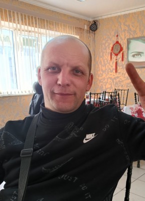 Denis, 36, Russia, Novoorsk