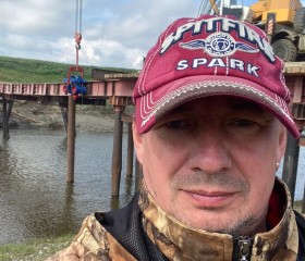 VALERII, 62, Saint Petersburg