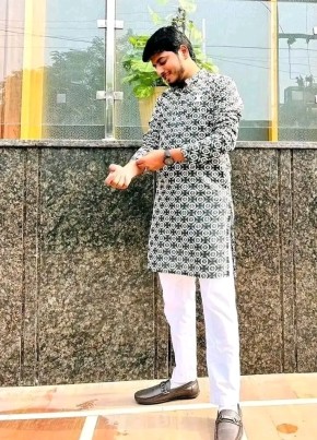 Kabir Sharma из New Delhi 23 года