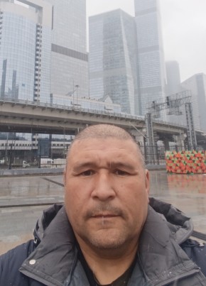 Ильнур из Тобольска 45 лет