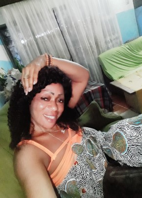 Leatitia, 43, Republic of Cameroon, Douala