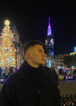 Alexander Konev из ბათუმი 22 года
