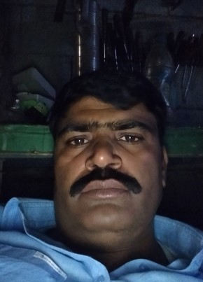 J, 39, Saudi Arabia, Ta if