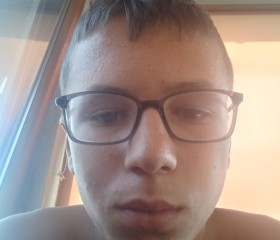 David, 18, Cluj-Napoca