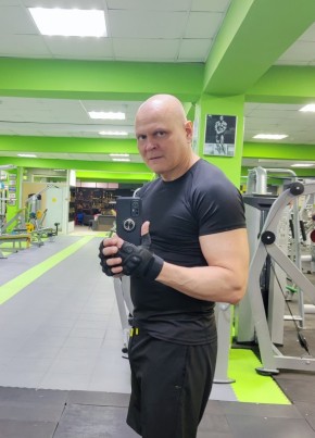 Михаил из Крымска 49 лет