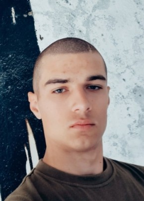 Иван из Красноармейскаи 19 лет