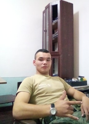 Виктор, 22, Россия, Казань