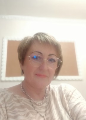 Алена, 60, Россия, Феодосия