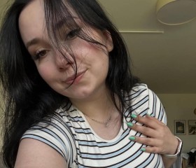 Tiana, 29, Los Angeles