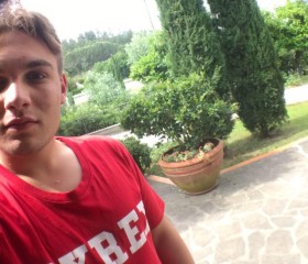 Tommaso, 27, Livorno