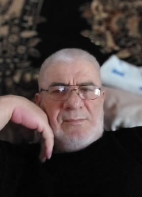 Илья из Грозныя 66 лет