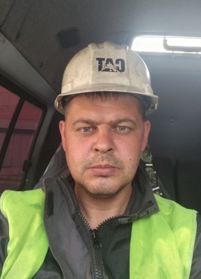 Денис Алексеев из Бердска 39 лет