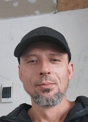 Олег, 40, Россия, Строитель