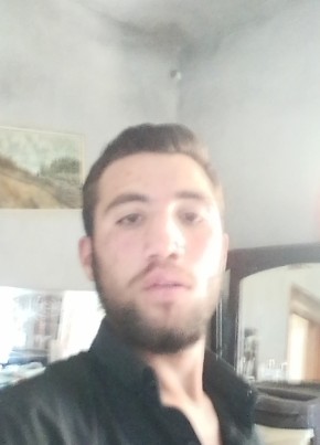 على في على خلاف из Barnoldswick 18 лет