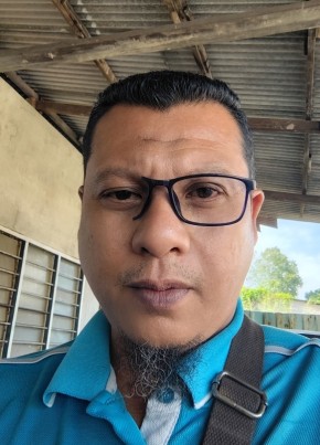 Yan из Skudai 43 года