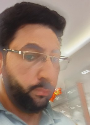 Mazen из محافظة مسقط 18 лет