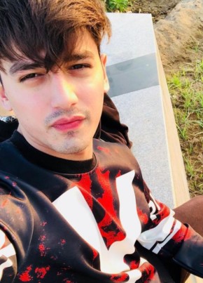 Salar, 22, Saudi Arabia, Riyadh
