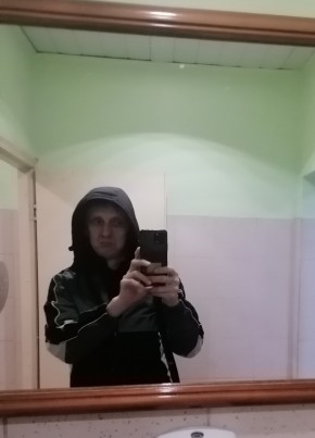 Артем Шестаков из Боровска 44 года