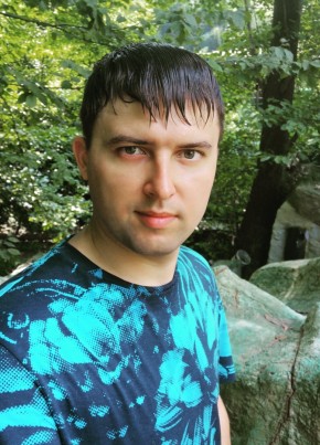 Dmitriy, 33, Russia, Gus-Khrustalnyy