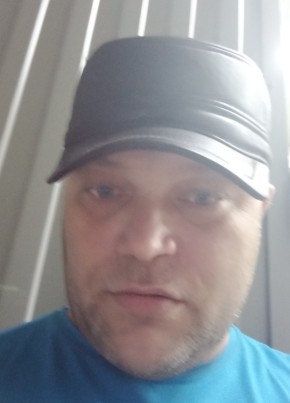 Сергей Фролов из Канска 42 года