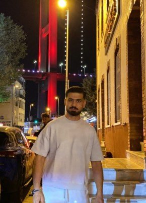 Adnan из İstanbul 31 год