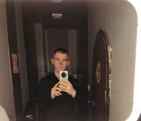 Roman, 21, Omsk