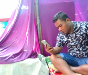 Saputra Rustam, 37, Jakarta
