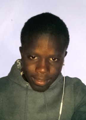 Momar seye, 18, République du Sénégal, Saint-Louis