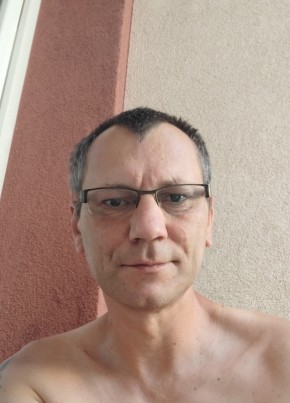 Péter, 47, A Magyar Népköztársaság, Budapest