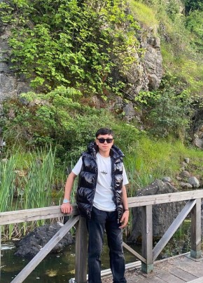 Azat из Zonguldak 76 лет