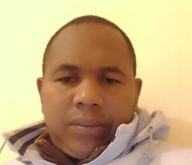 Arison, 29, Antananarivo