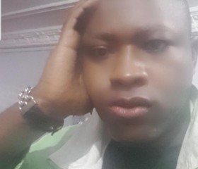 Elvis, 22, Bamenda