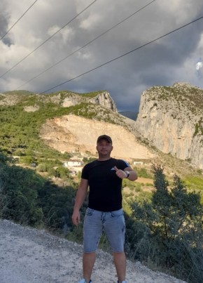 Ari, 30, Albania, Fier